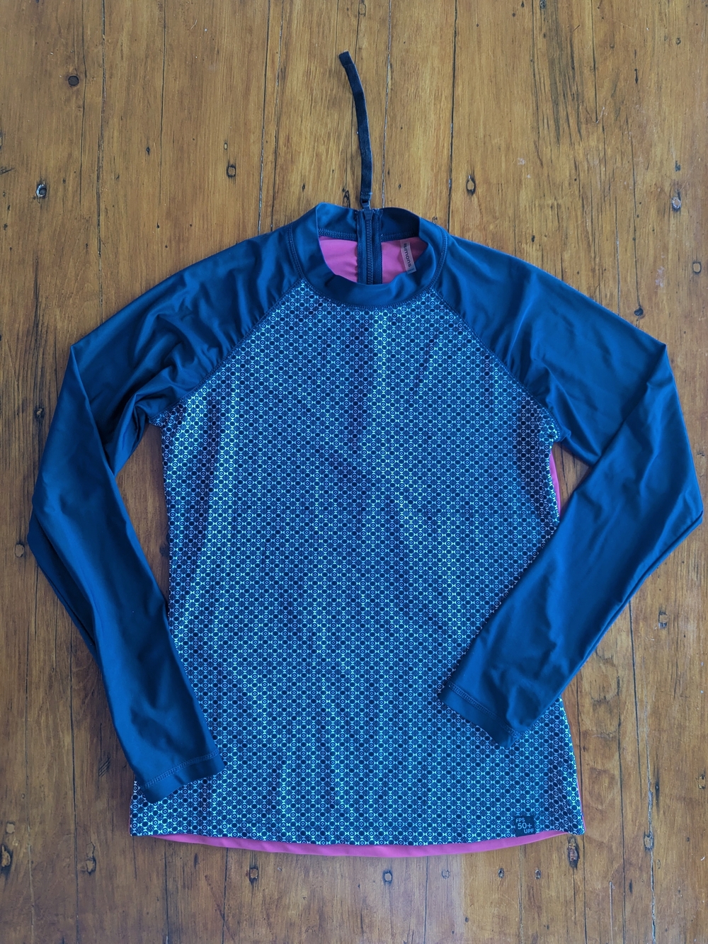 Simons Women’s Long-Sleeve Swim Rash Guard - Navy with Pink Accents